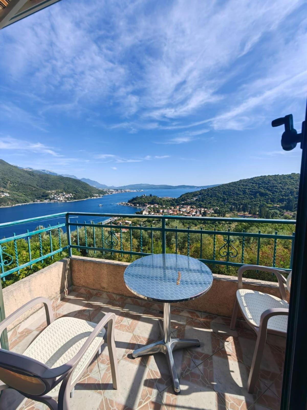 Holiday Home Sunny Hill Kamenari Buitenkant foto